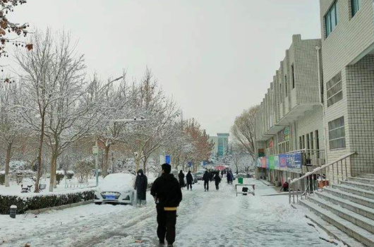 九州酷游空气能热泵一机多用，守护学校师生温暖